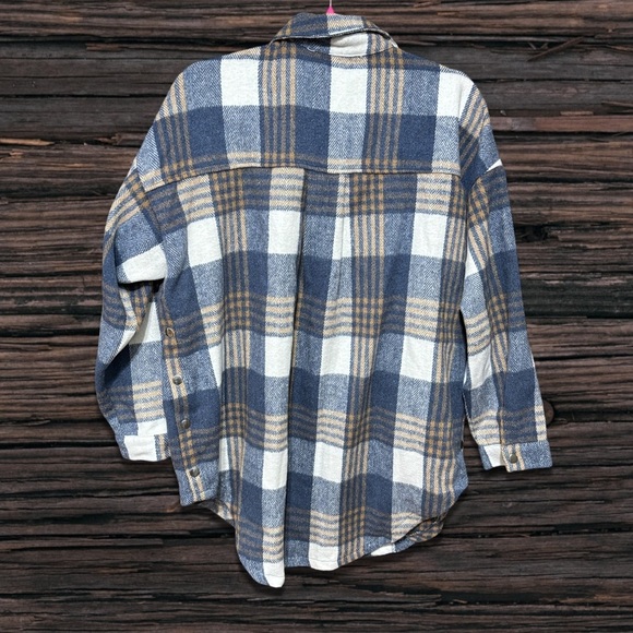 Amoli Shacket - Picture 2 of 5